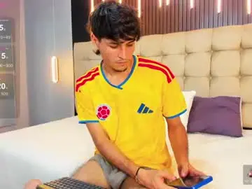 Chaturbate Live Sex Cam of zack23__