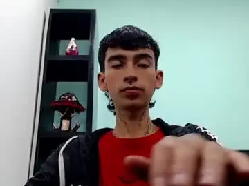 Chaturbate Live Sex Cam of ttimy_x_boy