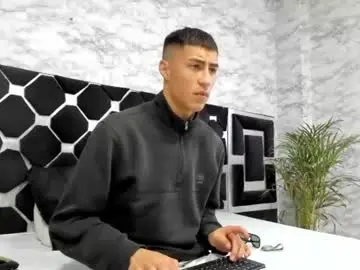 Chaturbate Live Porn of mr_porn_9