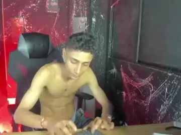 Chaturbate Free Porn Cam of lucasjhonson_