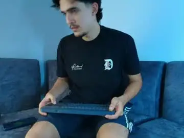 Chaturbate Live Sex Cam of justinsinner1
