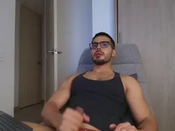 Chaturbate Live Sex Cam of andrew_west_