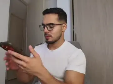 Chaturbate Live Sex Cam of andrew_west_