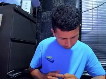 Chaturbate Live Sex Cam of g_lincoln