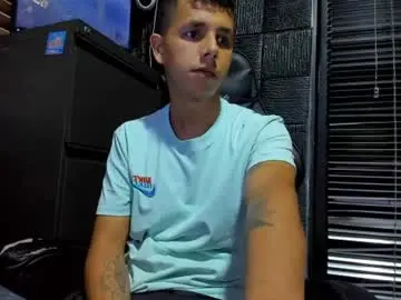 Chaturbate Watch Live Sex Cams of g_lincoln