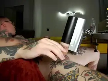 Chaturbate Live Sex Cam of tom__ice