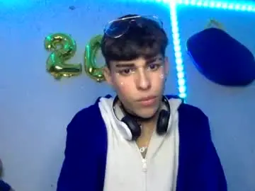 Chaturbate Watch Live Sex Cams of andryt31135