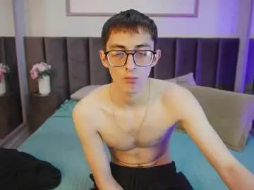 Chaturbate Live Sex Cam of ronbevs