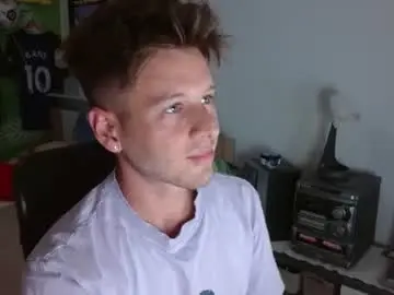 Chaturbate Live Sex Cam of freddy_star