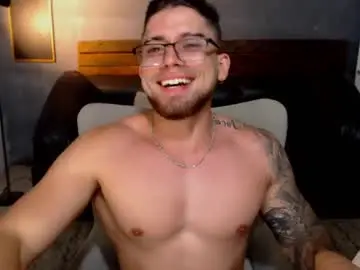 Chaturbate Live Sex Cam of mike_montoya