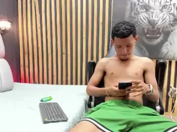 Chaturbate Free Live Porn of camilo_contrerass