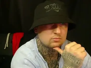 Chaturbate Live Sex Cam of devilwithtats