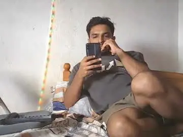 Chaturbate Live Porn of spicybuoy