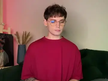 Chaturbate Live Sex Cam of oliverlawrence
