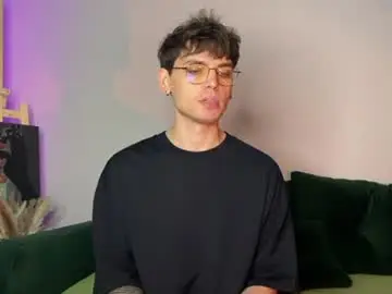 Chaturbate Nude Webcam of oliverlawrence