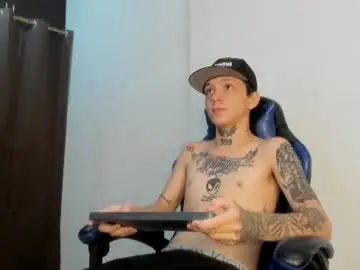 Chaturbate Nude Webcam of nick_tattooedguy