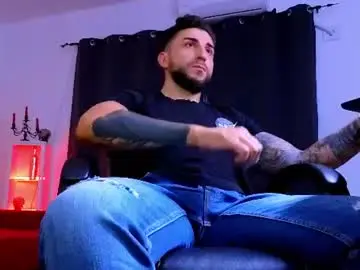 Chaturbate Live Sex Cam of mightyaaron