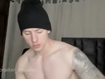 Chaturbate Live Sex Cam of jhonny_macallan