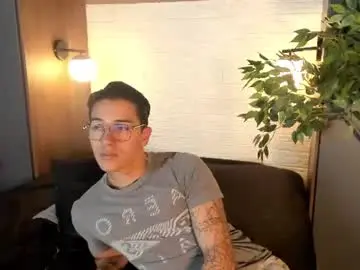Chaturbate Adult Video Chat of andyjoy_