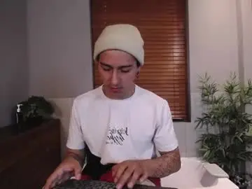 Chaturbate Best live sex cam show of andyjoy_