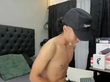 Chaturbate Live Sex Cam of ricky_backus