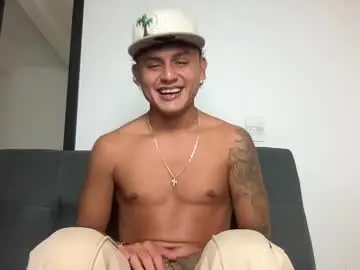 Chaturbate Live Porn of bob_pettersonn
