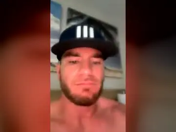Chaturbate Live Sex Cam of brenden2857