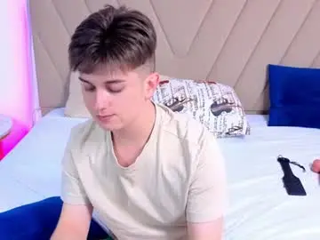 Chaturbate Sex Chat of miless_cooper