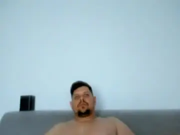 Chaturbate Private Sex Chat of famousboy1