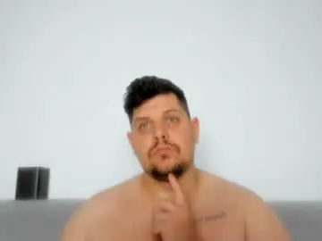 Chaturbate Private Sex Chat of famousboy1
