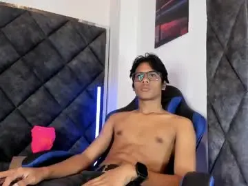 Chaturbate Best live sex cam show of liamkron