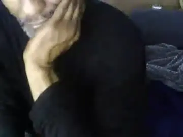 Chaturbate Free Porn Cam of leeguy_hugedick