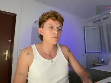 Chaturbate Watch Live Sex Cams of anddres_boss