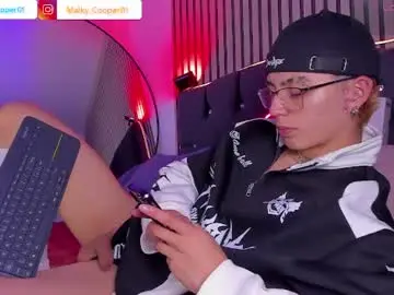 Chaturbate Live Sex Cam of maiky_cooper01