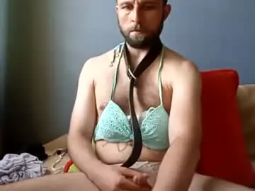 Chaturbate Sex Chat of slaveboy32bi