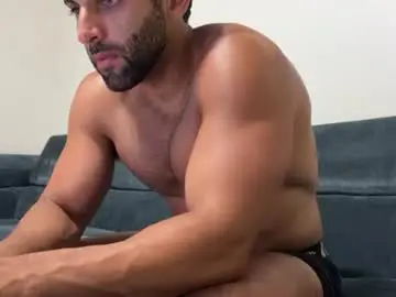 Chaturbate Watch Live Sex Cams of fitcurvyman4fun_69
