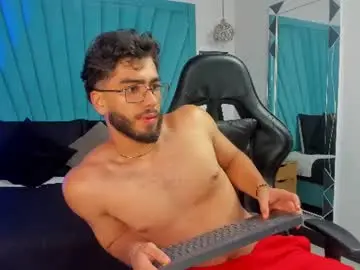 Chaturbate Live Sex Cam of francobanderas1