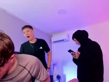 Chaturbate Best live sex cam show of handsomeboys19