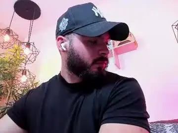 Chaturbate Live Porn of sebastianvilla__