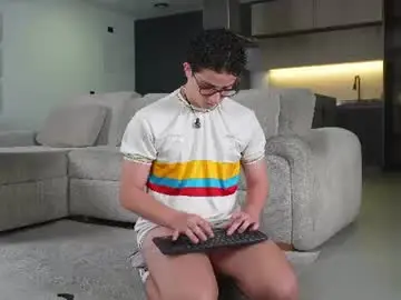 Chaturbate Adult Webcams of theohawke_