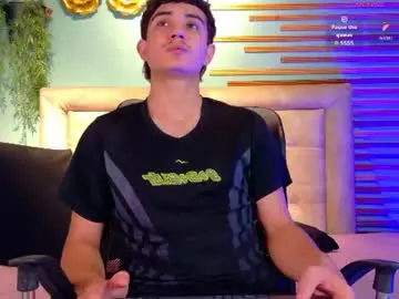 Chaturbate Best live sex cam show of alejo_gray1