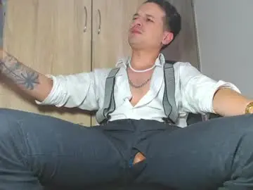Chaturbate Live Sex Cam of leonal_oconer