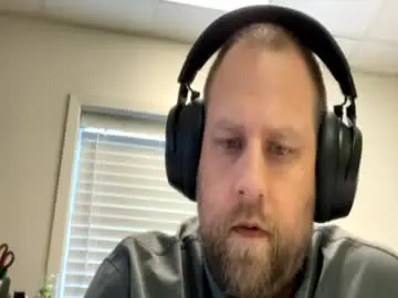 Chaturbate Live Sex Cam of tipman84
