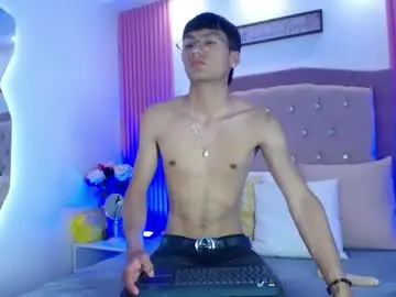 Chaturbate Live Sex of adrianstark_
