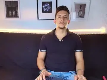 Chaturbate Live Sex Cam of emiliocum_24