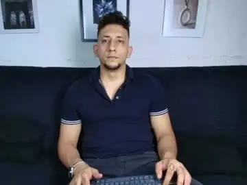 Chaturbate Live Sex Cam of emiliocum_24