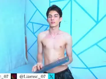 Chaturbate Live Sex Cam of liam_scott77