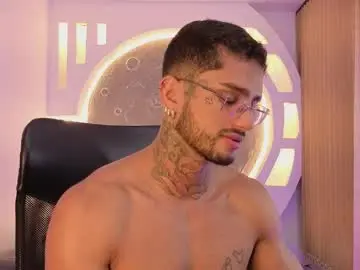 Chaturbate Free Porn Cam of alan__rogers