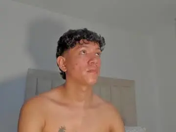 Chaturbate Sex Cam of iamjulian_