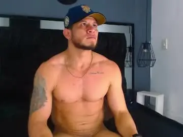 Chaturbate Live Sex Cam of maximiliano_stronge